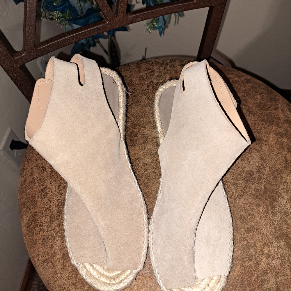 Bettye Muller Cream Espadrilles with Modern Silhouette